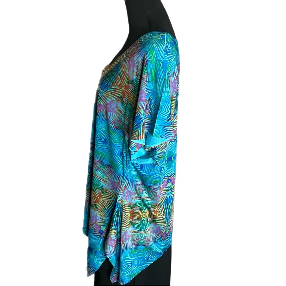 Notations Woman Kaleidoscope Print Sharkbite Tunic 1X - Picture 6 of 9